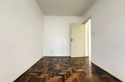 Lindo apartamento de 2 dormitórios reformado no bairro menino deus