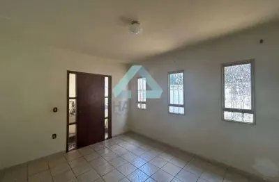Casa com 3 quartos para alugar no Recanto Azul, Botucatu 