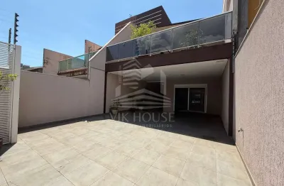 SOBRADO COM TRÊS QUARTOS  E PISCINA A VENDA NO JARDIM PANORAMA - Foz do Iguaçu