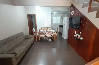 Sobrado com 02 quartos, com sacada e garagem coberta no bairro barra do aririú em palhoça - sc