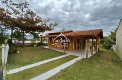 Casa de praia com 03 quartos, no bairro pinheira em palhoça - sc