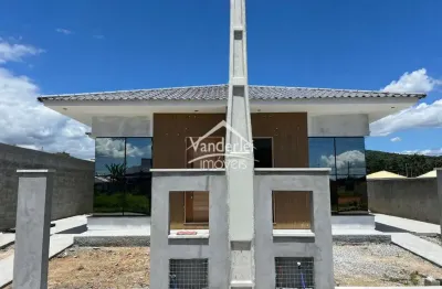 Casa no lot guarda do tabuleiro com 02 quartos, sendo 01 suíte no bairro guarda do cubatão em palhoça - sc