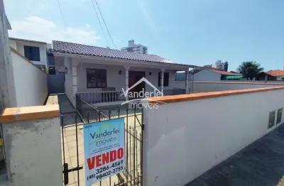 Casa com 3 quartos à venda no Centro, Palhoça 