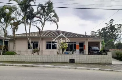Casa na beira do rio cubatão 03 quartos, sendo 01 suíte no bairro guarda do cubatão em palhoça - sc