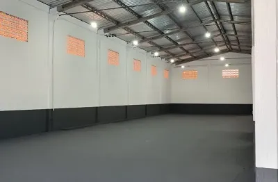 Alugo ótimo galpão com 790m², bairro cordeiros - cidade de itajaí