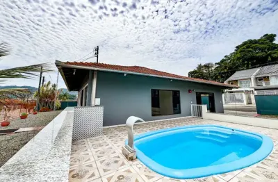 Vendo linda casa com piscina, 04 quartos - bairro itoupava central
