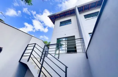 Vendo incrível sobrado com passagem lateral, 02 quartos, bairro salto do norte - blumenau