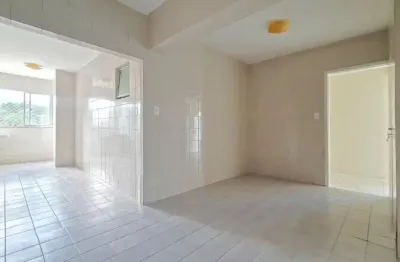 Vendo amplo apartamento bairro pioneiros - balneário camboriú