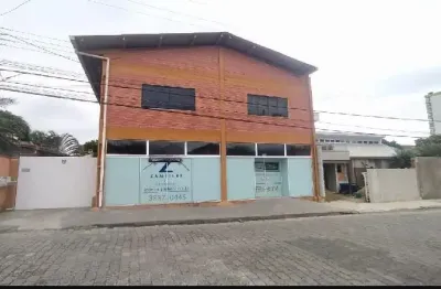Alugo galpão 600m² ideal para confecção - bairro itoupava norte.