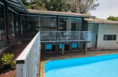 Vendo casa alto padrão 02 pavimentos e piscina - bairro água verde
