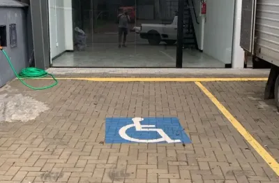 Alugo sala comercial com 132 m², bairro jardim maluche - brusque