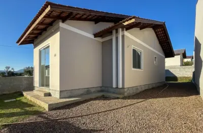 Casa plana com 2 dormitórios, amplo terreno bairro mulde em indaial