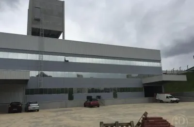 Alugo galpão com amplo estacionamento - no bairro passo manso em blumenau.