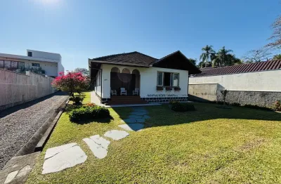 Vendo casa com quintal espaçoso - no bairro itoupava seca em blumenau/sc