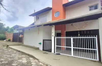 Casa semi mobiliada para locação no bairro escola agricola.