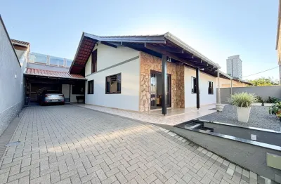 Vendo casa com piscina, 04 quartos - bairro velha em blumenau