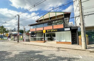 Sala comercial com 245m² em frente ao parque ramiro ruediger