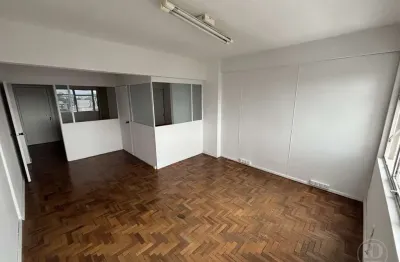 Ponto comercial com 1 sala para alugar no Centro, Blumenau , 47 m2 por R$ 1.390