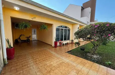 Casa com 3 quartos à venda na rua santa sílvia, cidade jardim, são josé dos pinhais, 179 m2 por r$ 1.100.000