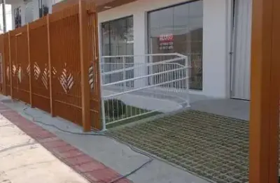 Casa comercial para alugar na rua josé pereira liberato, 2001, são judas, itajaí por r$ 9.200