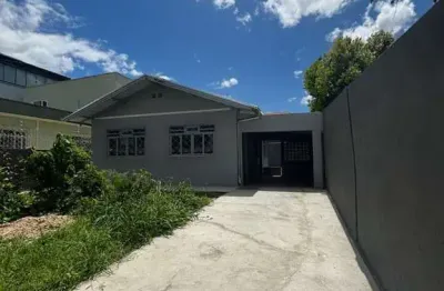 Casa com 2 quartos para alugar na rua lico amaral, 76, dom bosco, itajaí por r$ 4.000