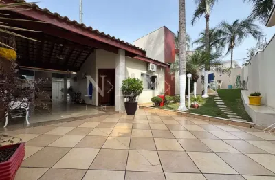 Casa alto padrão á venda no jardim ipiranga com 284m,  piscina e espaço gourmet