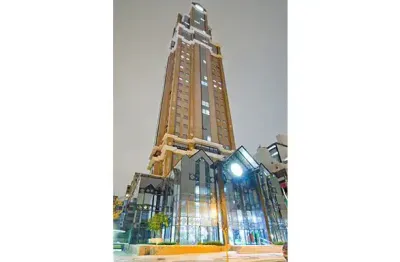 O melhor e mais maravilhoso andar comercial do centro de curitiba. o edifício do relógio!!!!!