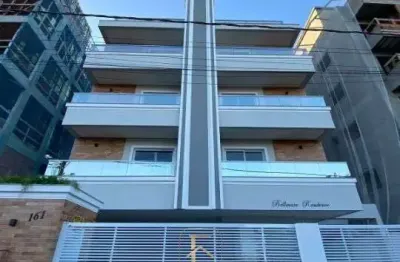 Este charmoso apartamento de 2 dormitórios, sendo 1 suíte, com 64