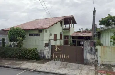 Casa com 3 quartos à venda no Barreiros, São José 