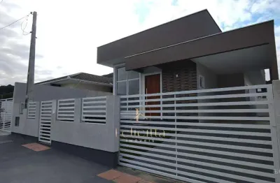 Casa com 03 dormitórios 01 suíte no Loteamento Lisboa lll em São José/SC.