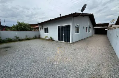 Casa à venda com 03 dormitórios, sendo 01 suíte em palhoça/sc.