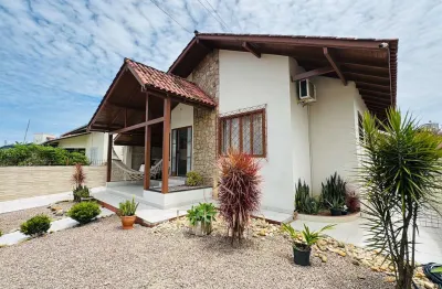 Casa com 3 quartos à venda no Centro, Palhoça 