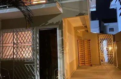 Casa sobrado com 02 dormitórios 02 banheiros no loteamento jardim botânico, são josé/sc