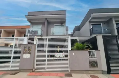 Sobrado com 3 dormitórios 02 banheiros em potecas, em são josé/sc