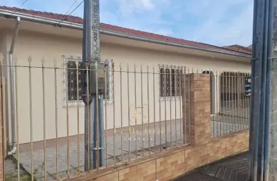 Casa com 03 dormitórios e 02 banheiro em jardim cidade de florianópolis, são josé/sc
