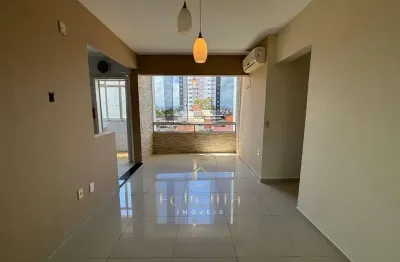 Apartamento com 03 dormitórios no bairro barreiros em são josé!