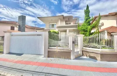 Casa sobrado com 03 dormitórios 02 suítes no bairro palhoça/sc