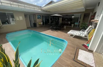 Casa com 03 dormitórios 01 suite no bairro Itacorubi, em Florianópolis/SC