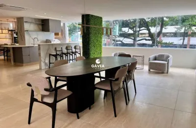 Apartamento de 3 dormitórios no gonzaga, há 50 metros da praia.