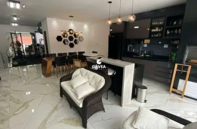 Casa triplex com 5 quartos, sendo 4 suítes na vila são jorge
