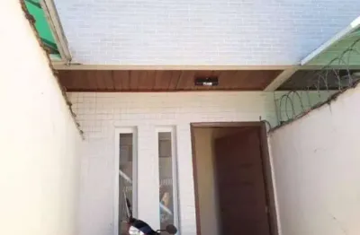 Sobreposta alta à venda com 3 dormitórios no bairro vila voturuá na cidade de são vicente!