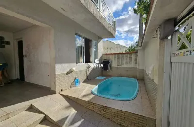 Sobrado com piscina, 4 dorm. sendo 2 suítes no bairro da vila valença em são vicente.