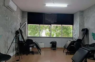 Sala comercial à venda no Gonzaga, Santos 