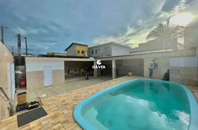 Casa à venda no Jardim Rio Branco, São Vicente 