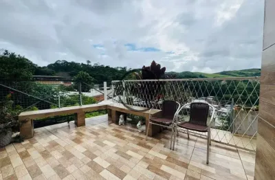 Casa com 4 quartos (1 suíte), cozinha reformada, quintal, terraço coberto e 1 vaga – bairro progresso / juiz de fora!!!