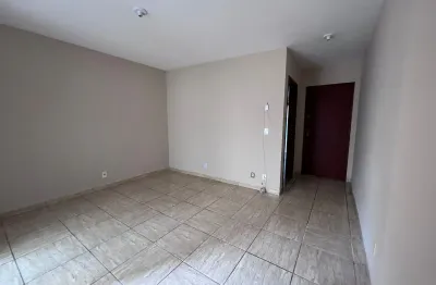 Amplo apartamento de 2 quartos no santa maria – perto de tudo e em prédio familiar!