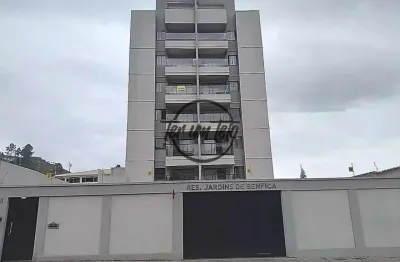 Apartamento 2 quartos com varanda e elevador no benfica — conforto e praticidade!