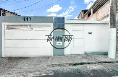 Casa linear reformada com 3 quartos e garagem – pronta para morar!