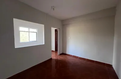 Ótima casa para alugar no cidade do sol com dois quartos e vaga de garagem!!!!