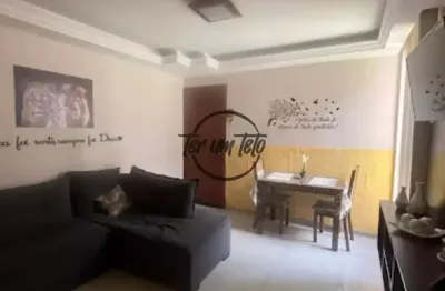 Apartamento Térreo Reformado com 2 Quartos, Planejados e Vaga no Condomínio Monte Verde – Nova Era!!